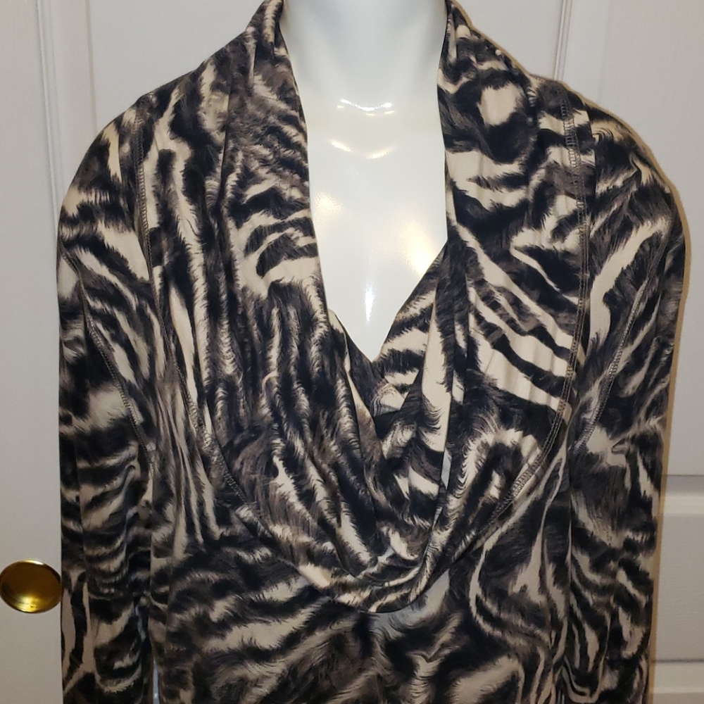 Karen Kane Blouse print long sleeve size XL